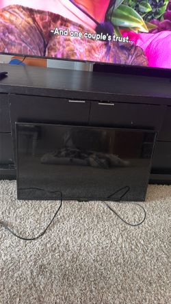 32 inch Insignia TV