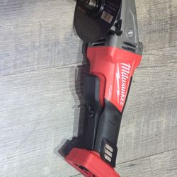 Milwaukee M18 FUEL 4-1/2 in./5 in. Grinder