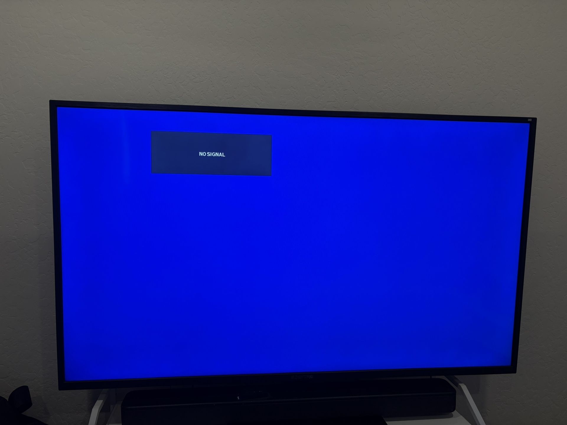 Scepter Flat Screen, Sony soundbar, & Roku.