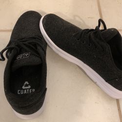Men’s 9.5 Sneakers Brand New 