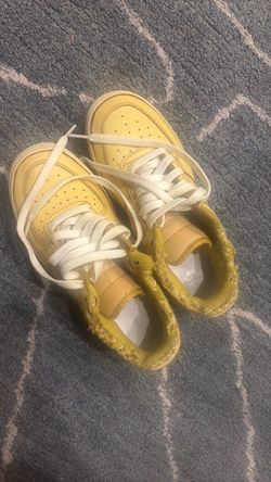 Nike air force 1 yellow