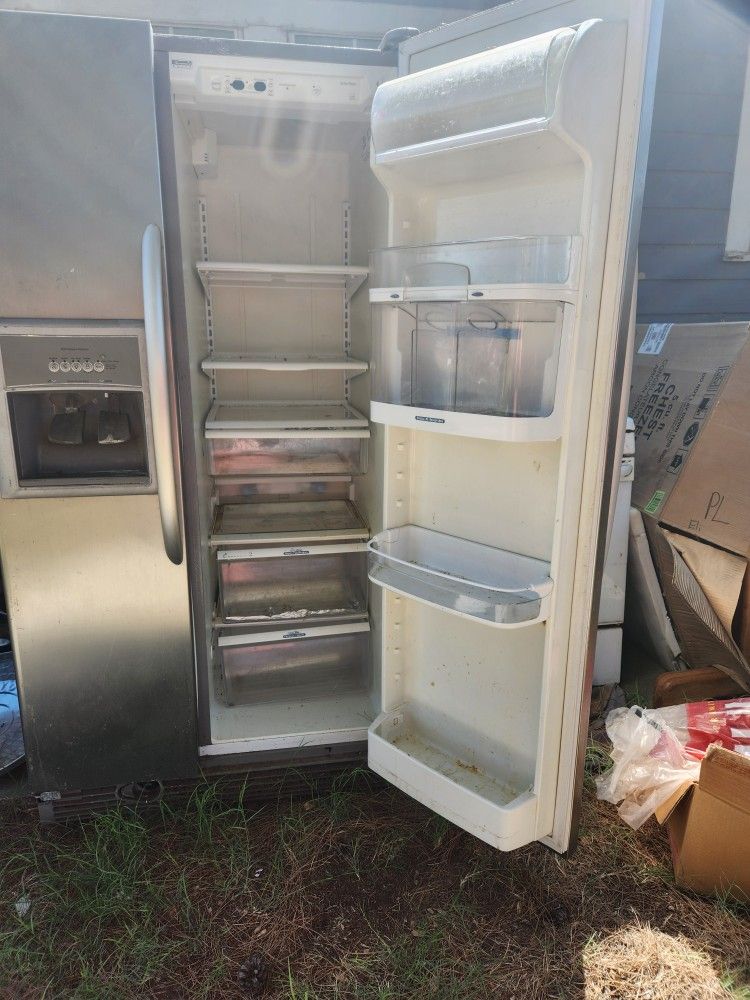 Nice COLD & FREEZING Refrigerator!!