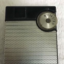 Vintage 1960’s General Electric AM Transistor Radio