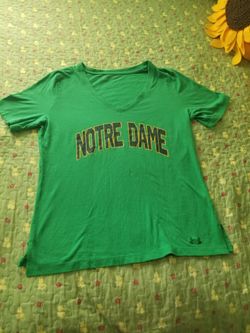Under Armour Women's Size Medium Green Notre Dame V-Neck T-Shirt