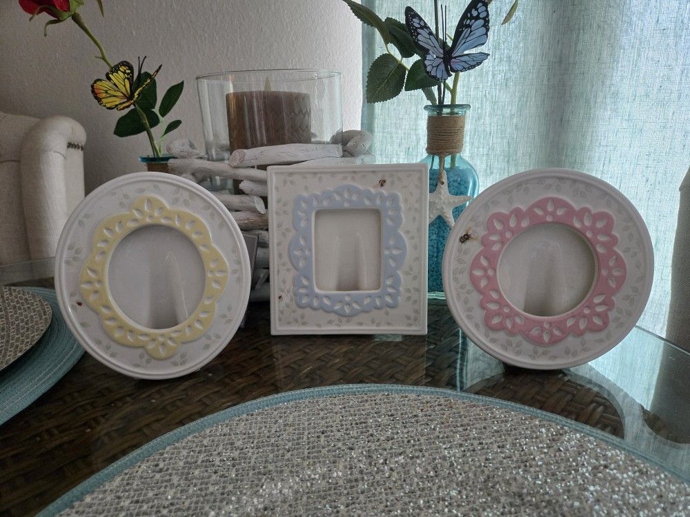 Lenox Butterfly Meadows Frame Set Yellow Pink Blue Like New