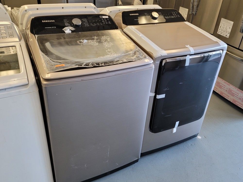 New Samsung Champagne Large Capacity 5.0cu Ft Top Load Washer And Gas Dryer Set
