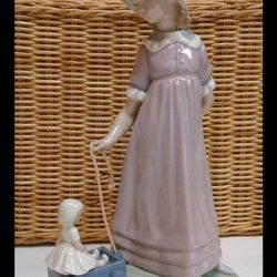 Lladro Spain Figurine. Retired #5044. No Box. Deer Valley 67th Avenue. Must Pick Up. 85310