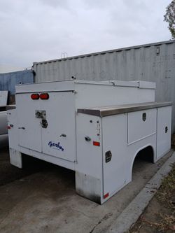 Utility Body Harbor with Roller Top