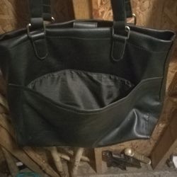 BLACK LEATHER SATCHEL CARRYING BAG