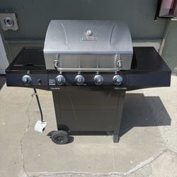 Char-broil BBQ 4 Burner 