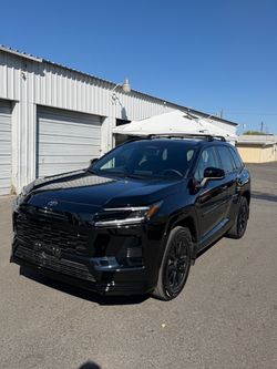 2026 Toyota rav4 hybrid FWD SE 13500miles