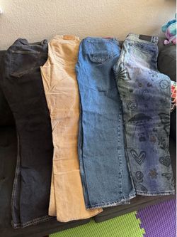 4 BDG Women's Blue and Navy Jeans size 31