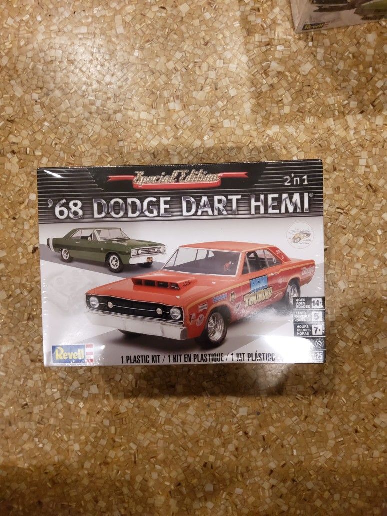 Revell Special Edition 68 Dodge Dart Hemi 2n11:25 Scale