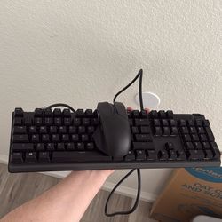 SteelSeries Gaming Keyboard With OLED Screen and ROG CHAKRAM Gaming Mouse