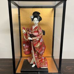 Vintage Japanese Geisha Doll In Glass Case