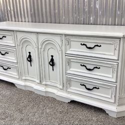 Gorgeous High-Quality Dresser By STANLEY Furniture