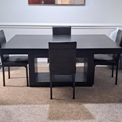 Banks Dining Table