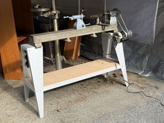 Vintage Delta Cast-Iron Wood Lathe Works Great!