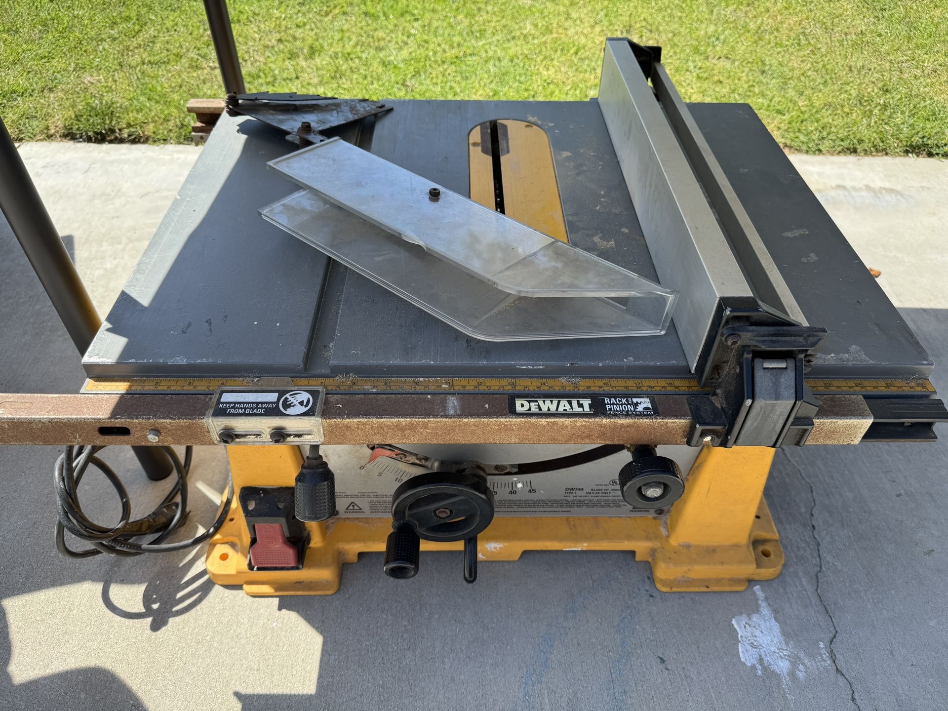 Dewalt DW744 10in Table Saw for Sale in Buena Park, CA - OfferUp