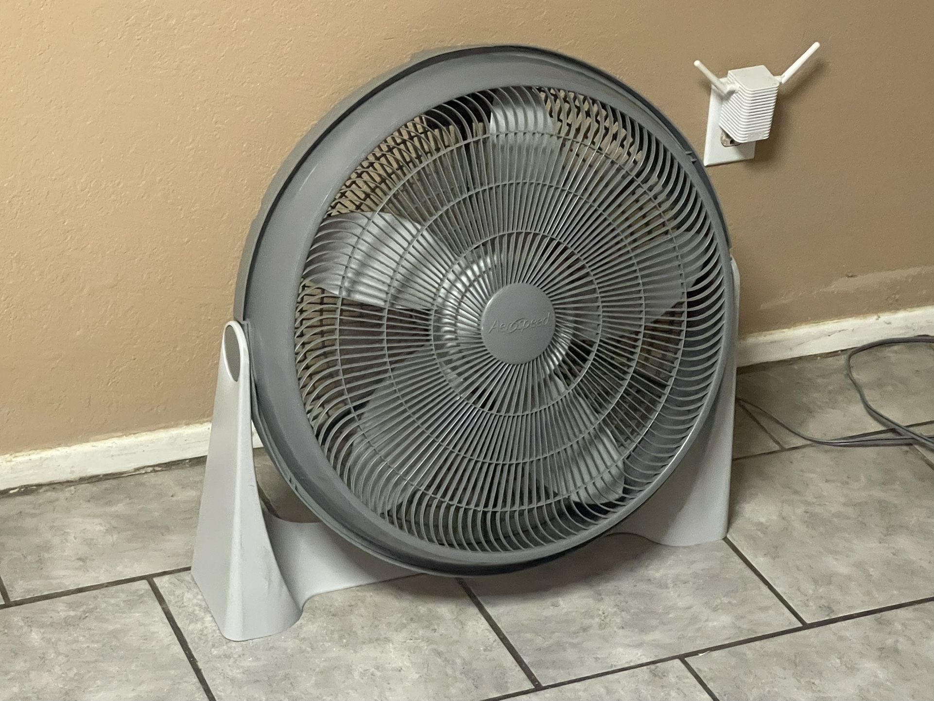Aerospeed 20" 180 degree circlular 3-speed fan