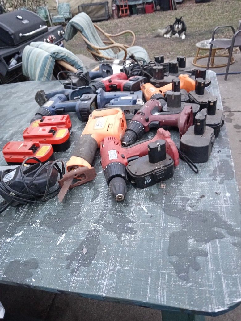 Power Tools, Batteries And Chargers 