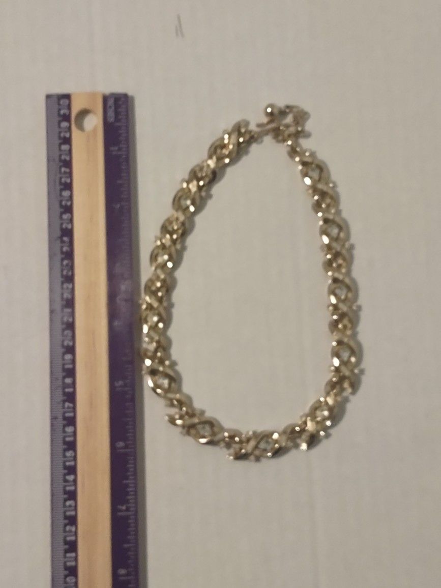 Beautiful Goldtone & Rhinestone Choker Necklace