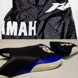 YAMAHA R6 Motorcycle + Seat Covers