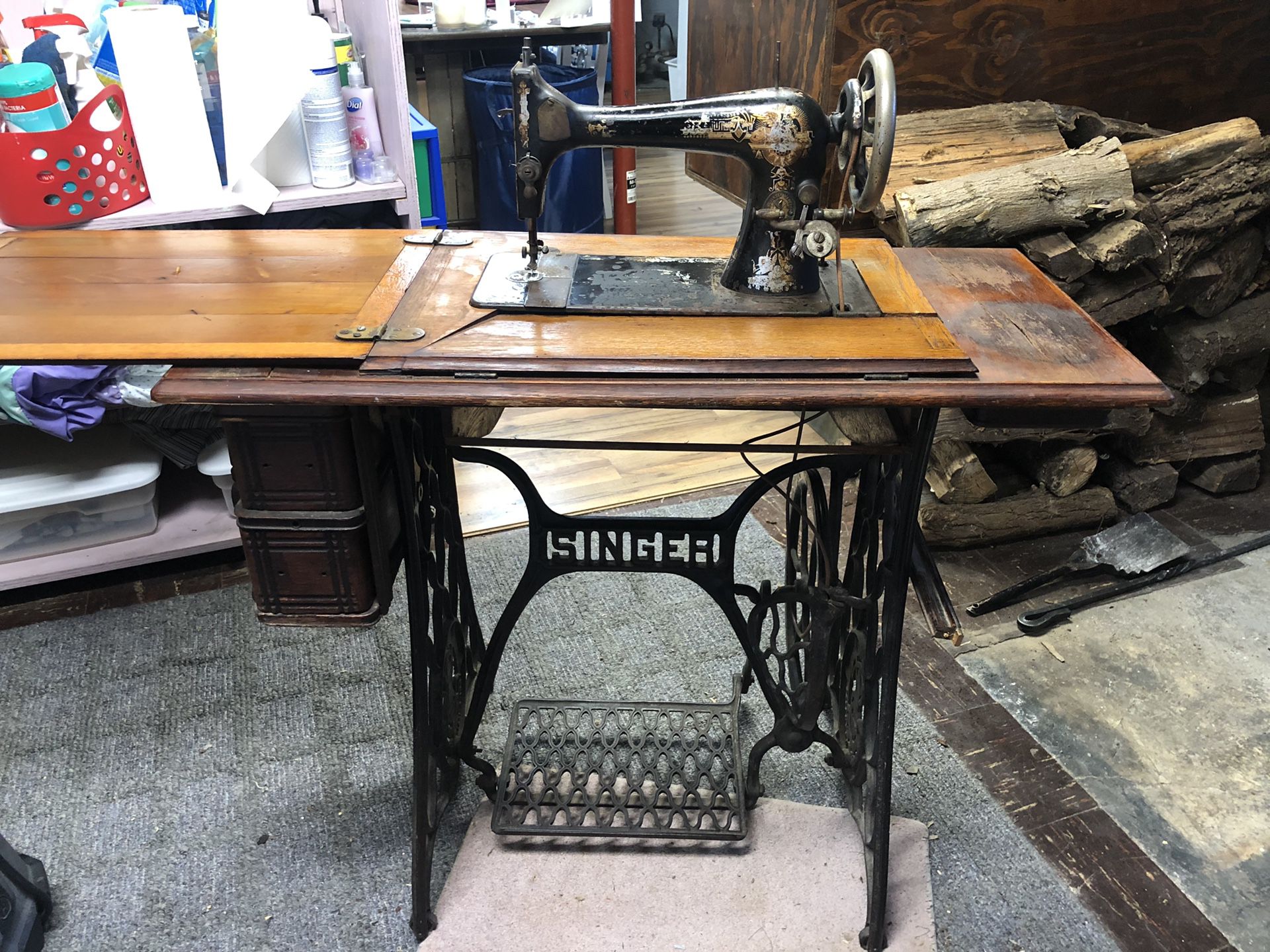 1895 Singer Treadle Sewing Machine