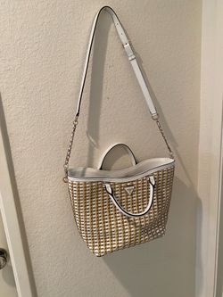 GUESS Woven Straw & White Tote / Crossbody Bag – Like New Purse
