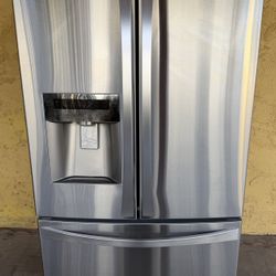 Refrigerator Kenmore Elite 