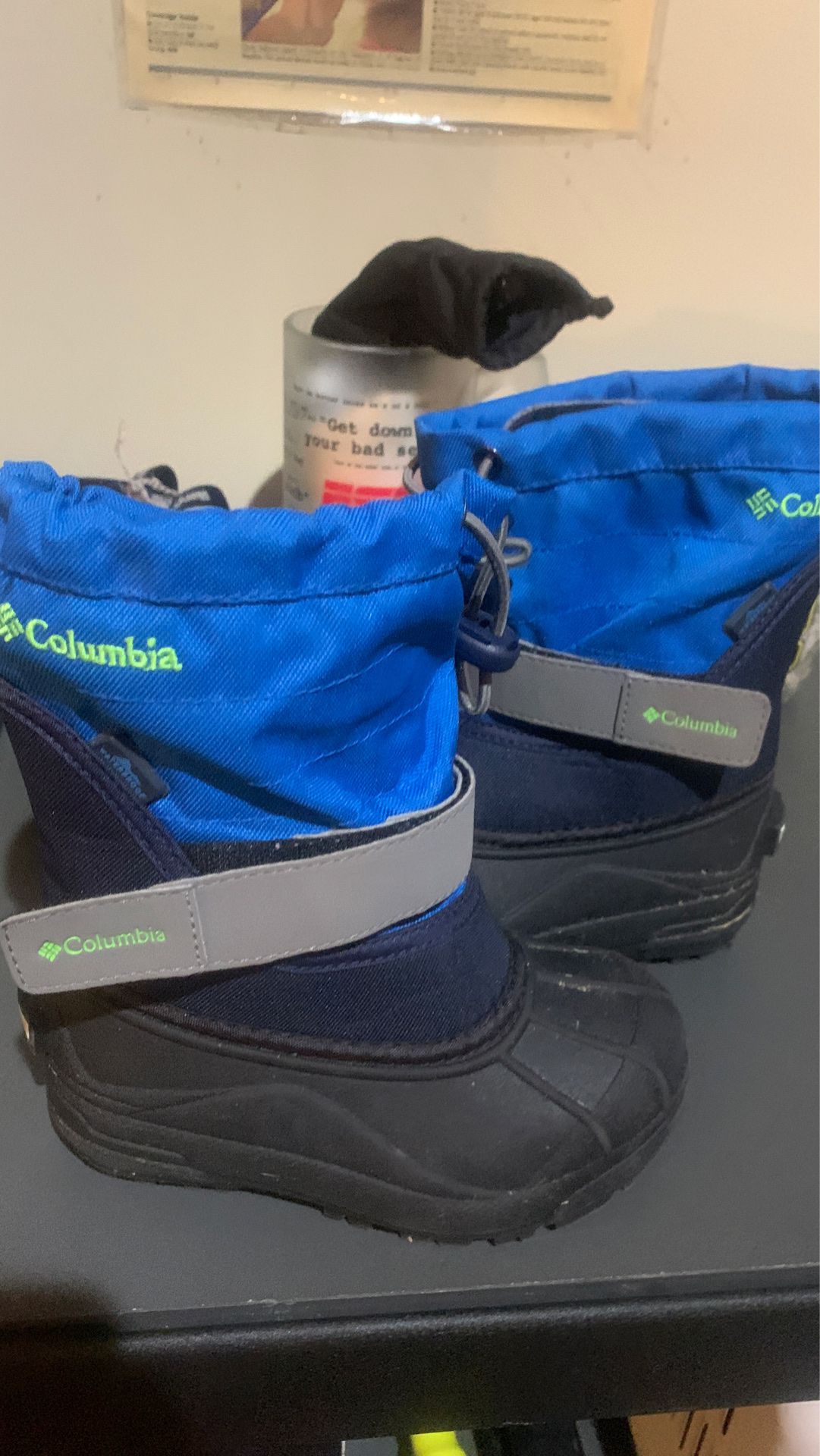 Columbia kids snow boots size 10