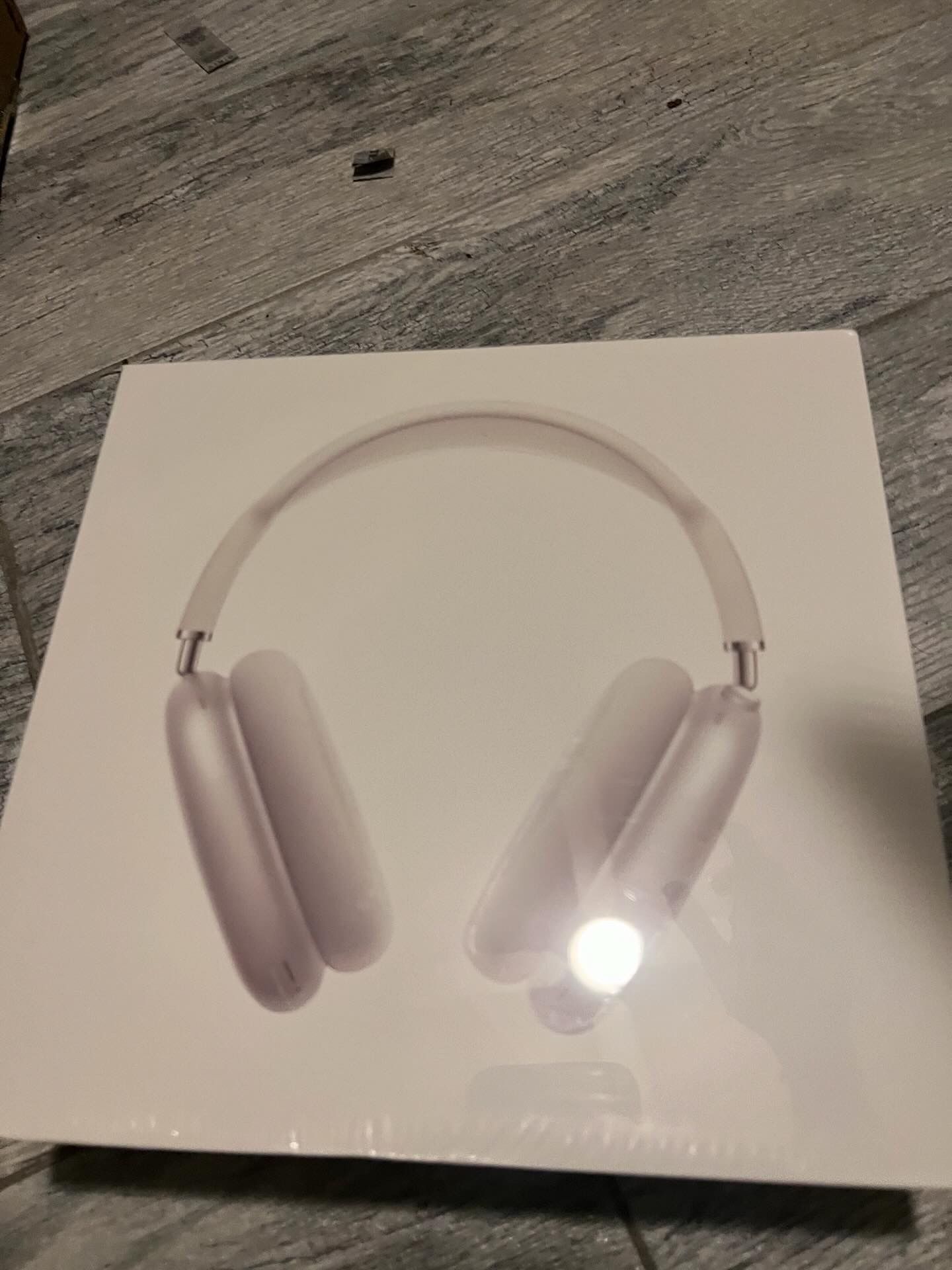Airpod Max White Colorway