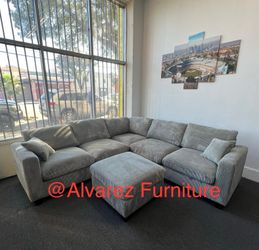 Sectional sofa with ottoman
