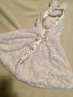 VGUC 2T 3T 4T Boutique White Fur Bunny Ear Hood Cape