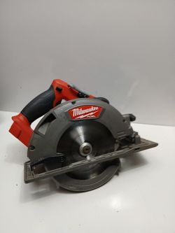Milwaukee M18 FUEL 7-1/4" Circular Saw. No Battery No Charger Tool Only 