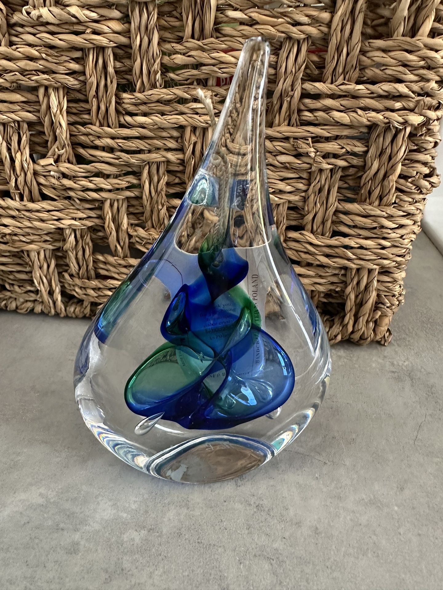 NEW Beautiful Crystal teardrop shaped bleu art glass paperweight