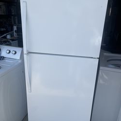 Whirlpool White Apartment Size Refrigerator And Top Freezer 
