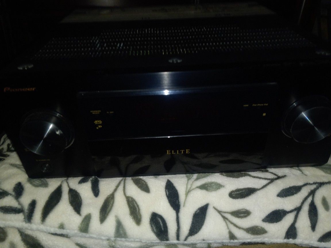 S.A.E STEREO SYSTEM