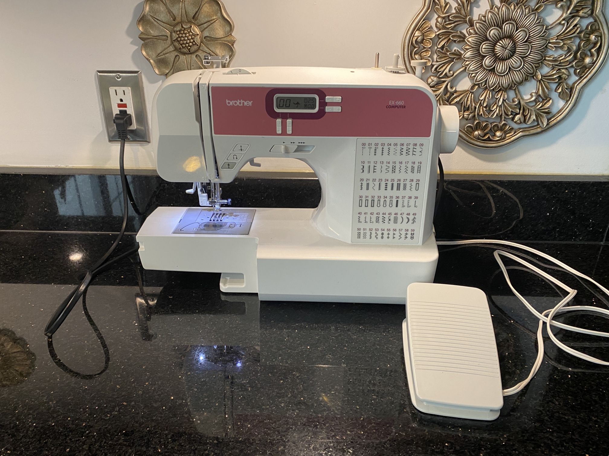 Brother Ex-660 Computer Sewing Machine (no Storage Component)