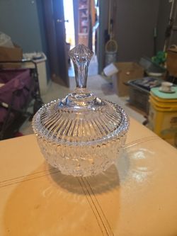 Crystal candy dish with lid