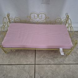 OG DOLLS YELLOW WIRE 21" WITH BED FRAME IN GOOD CONDITION 