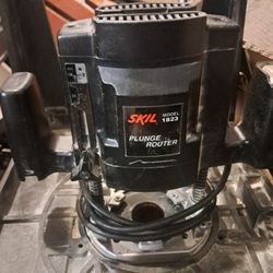 Skil Router with portable router table