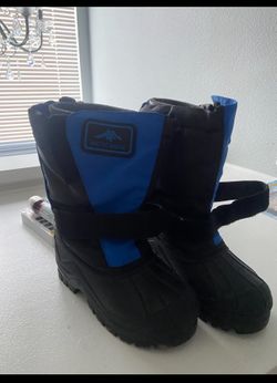 BOYS SNOW BOOTS SIZE 13M 
