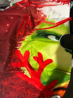 Grinch Treeskirt Pic is half of it.
