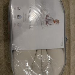 Snuggle Me Infant Lounger With Green Cover