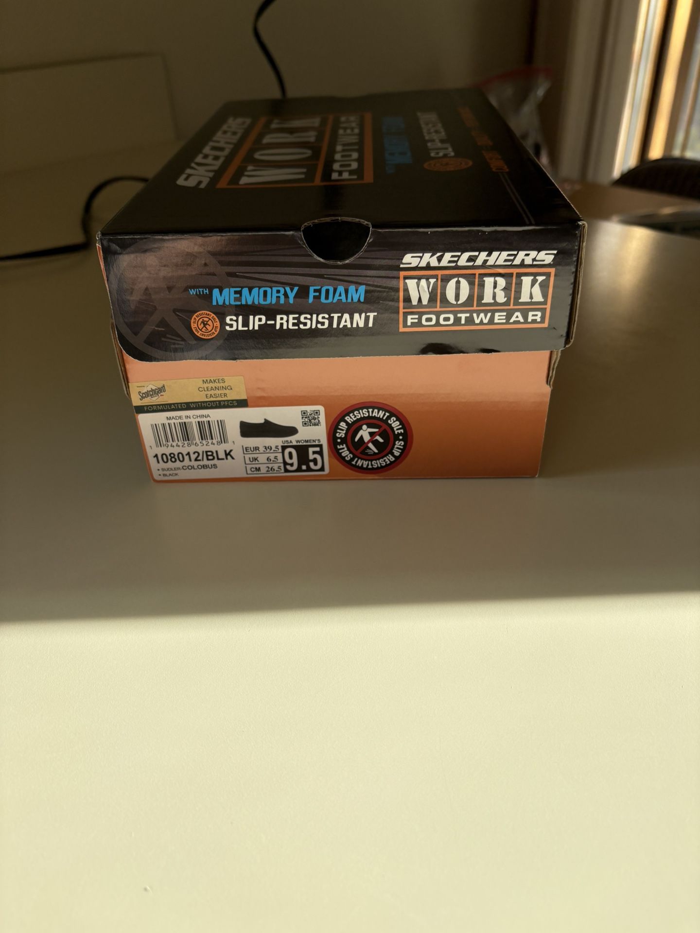 NEW. LADIES SIZE 9 1/2 Sketchers Work Footwear