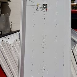 Comercial LED 2x4 troffer