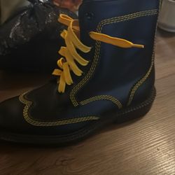 Woman’s Shoe Size 10