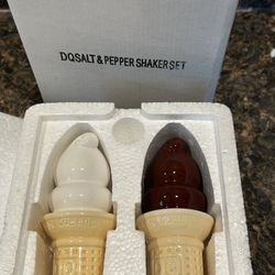 1998 Dairy Queen Salt & Pepper Shakers New In Box