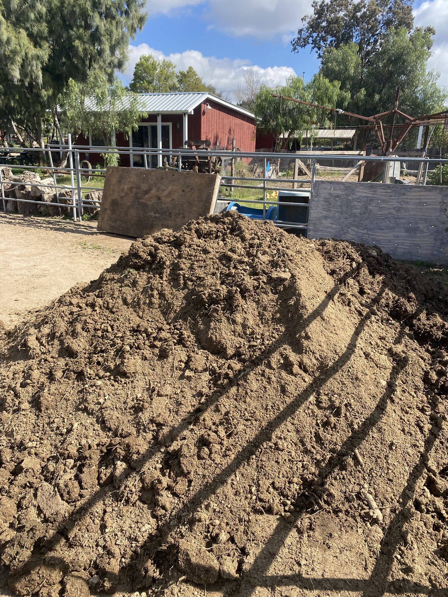 FREE Horse Manure Fertilizer - I Can Load Truck Or Trailer With Tractor